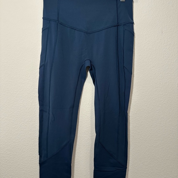 Lululemon All The Right Places Leggings Size 8 - Picture 3 of 6